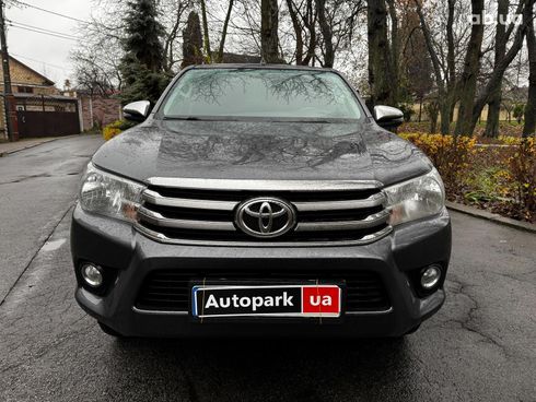 Toyota Hilux 2017 серый - фото 4