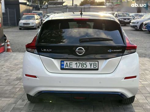Nissan Leaf 2018 - фото 12