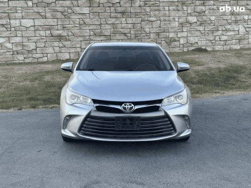 Toyota Camry 2016 серебристый - фото 2