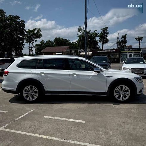 Volkswagen passat alltrack 2018 - фото 2