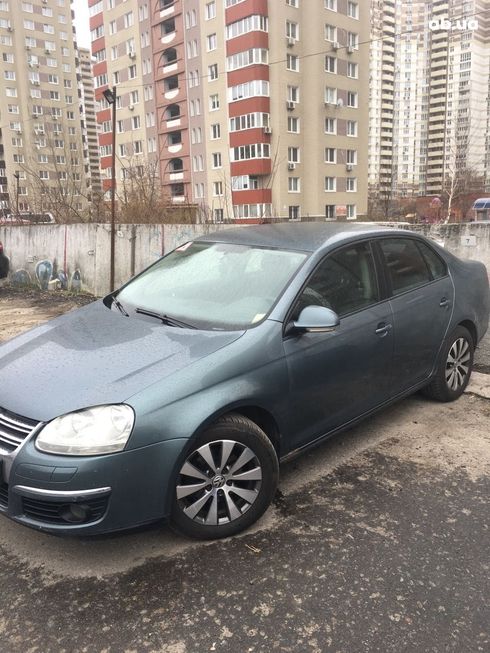 Volkswagen Jetta 2006 серый - фото 2