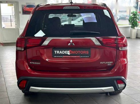 Mitsubishi Outlander 2016 - фото 11