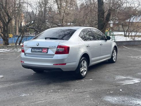 Skoda Octavia 2016 серый - фото 5