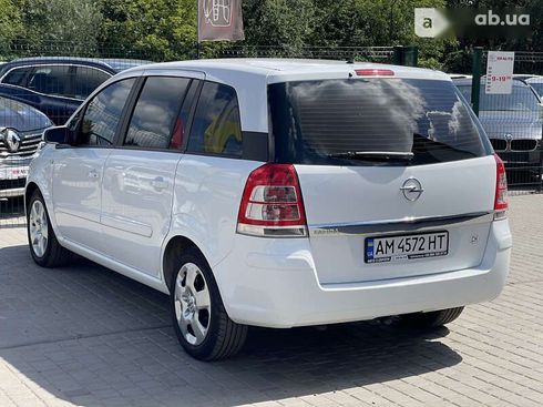 Opel Zafira 2009 - фото 22