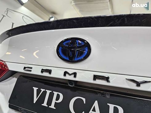 Toyota Camry 2017 - фото 12