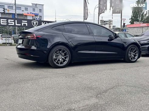 Tesla Model 3 2021 - фото 8