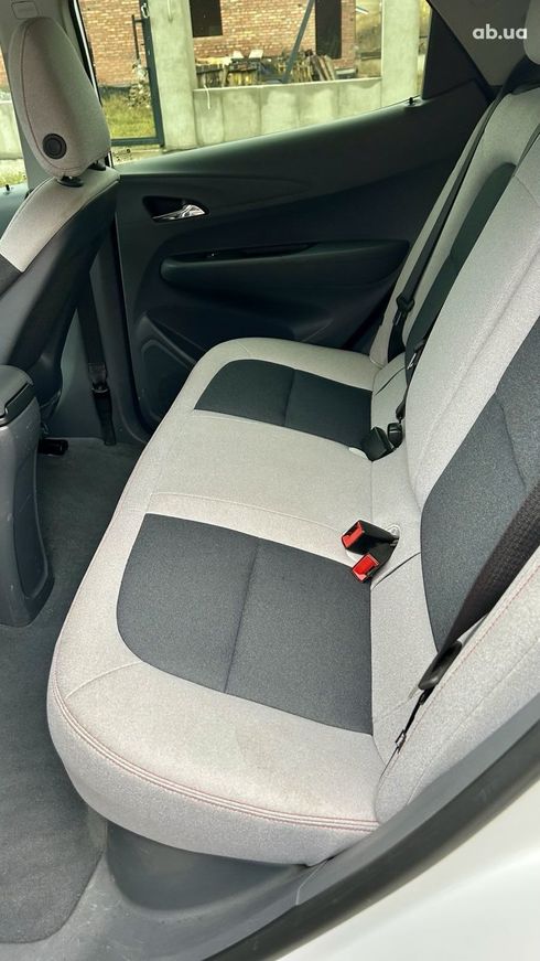 Chevrolet Bolt 2019 белый - фото 9