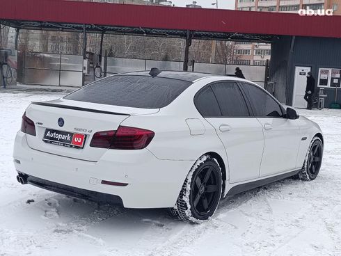 BMW 5 серия 2014 белый - фото 9