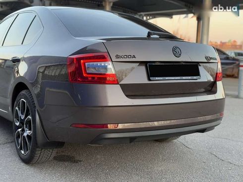 Skoda Octavia 2018 - фото 12