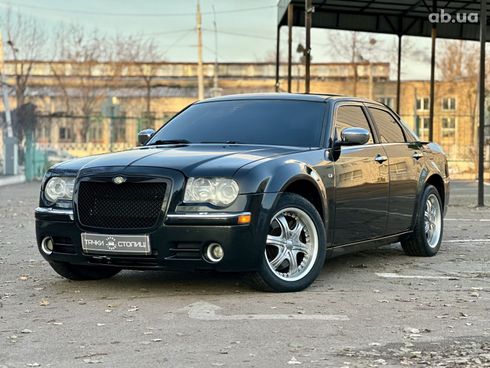 Chrysler 300C 2005 черный - фото 3