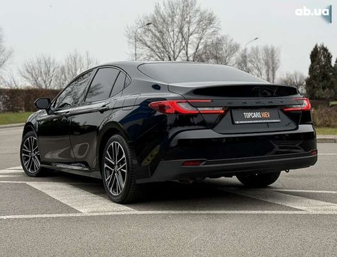 Toyota Camry 2024 - фото 11