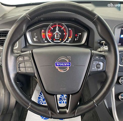 Volvo V60 2018 - фото 10