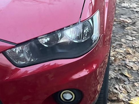 Mitsubishi Outlander 2010 красный - фото 5