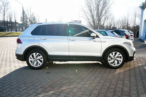 Volkswagen Tiguan 2022 - фото 11