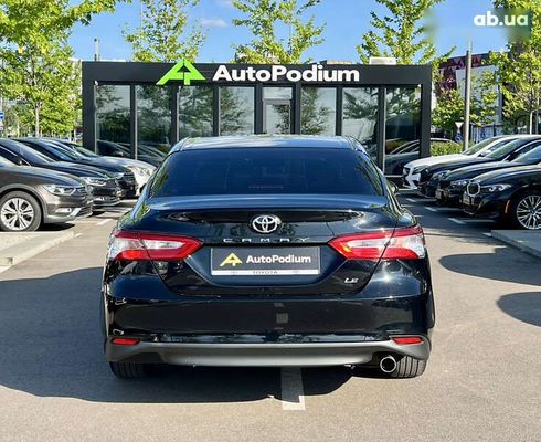Toyota Camry 2017 - фото 15
