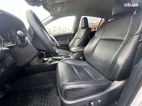 Toyota RAV4 2017 - фото 17