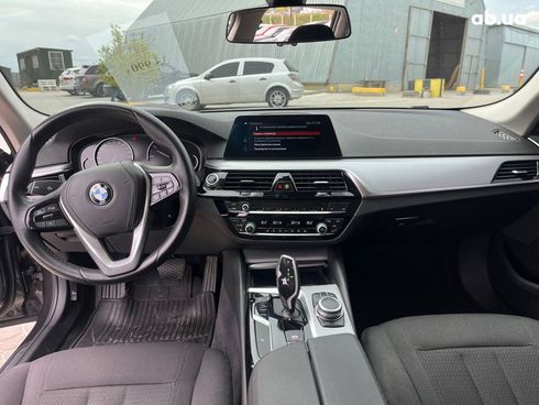 BMW 5 серия 2020 серый - фото 17