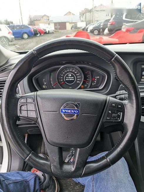 Volvo V40 2014 - фото 10