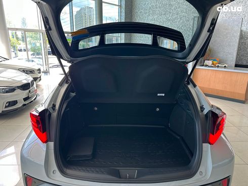 Toyota C-HR 2021 серый - фото 10