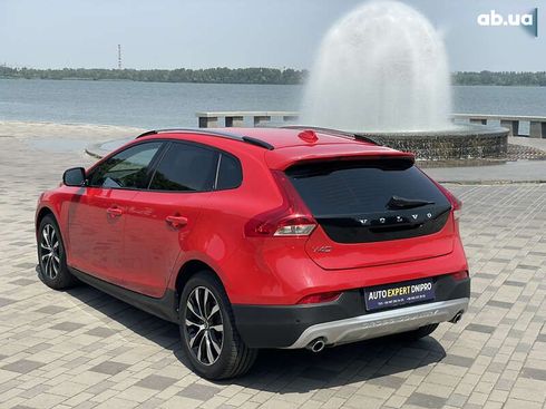 Volvo V40 Cross Country 2018 - фото 10