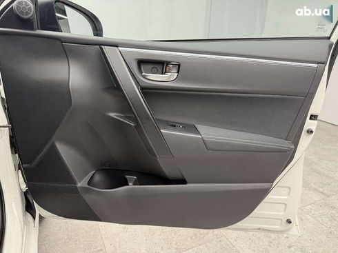 Toyota Corolla 2017 - фото 30