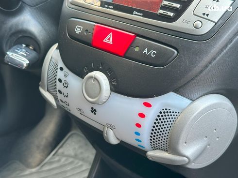 Peugeot 107 2012 черный - фото 24