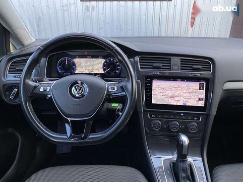 Volkswagen e-Golf 2020 - фото 22