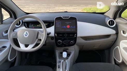 Renault Zoe 2018 - фото 25