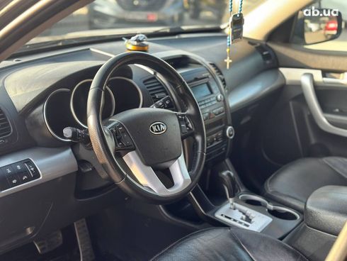 Kia Sorento 2010 коричневый - фото 18