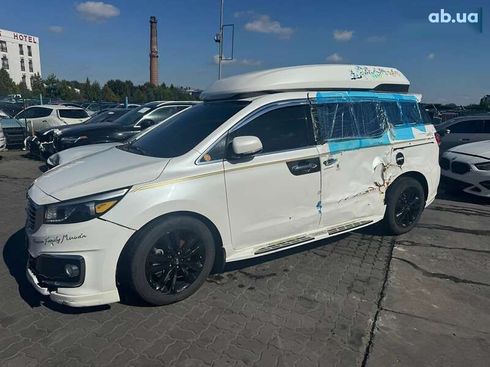 Kia Carnival 2017 - фото 3