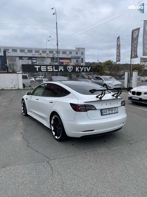 Tesla Model 3 2021 - фото 20