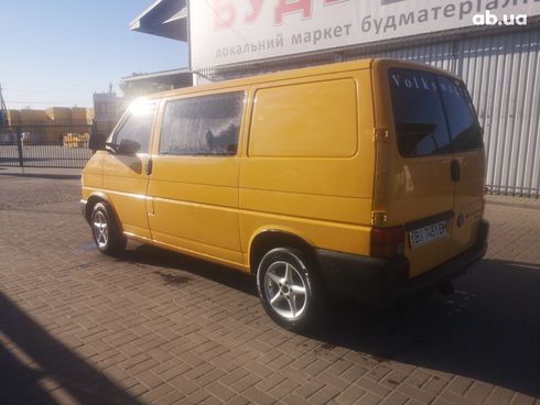 Volkswagen Transporter 2001 желтый - фото 5