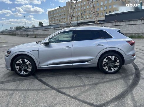 Audi E-Tron 2022 - фото 8
