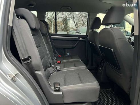 Volkswagen Touran 2011 - фото 22
