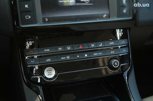 Jaguar XE 2016 - фото 18