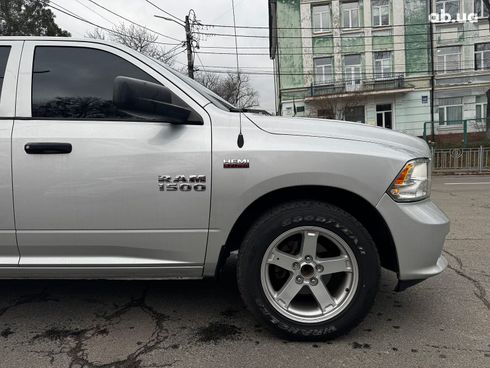 Dodge Ram 2016 серый - фото 18