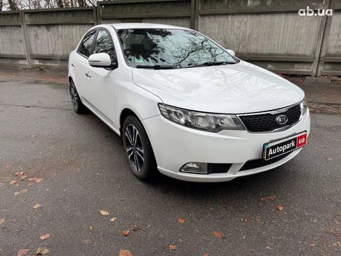 Kia Cerato 2011 белый - фото 3