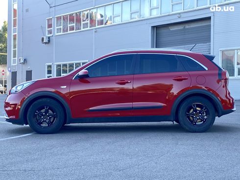 Kia Niro Hybrid 2018 красный - фото 8