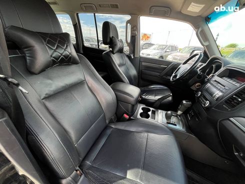 Mitsubishi Pajero Wagon 2011 черный - фото 10