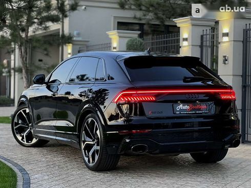 Audi RS Q8 2021 - фото 9