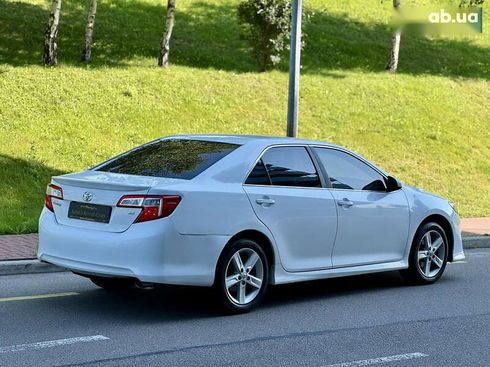 Toyota Camry 2014 - фото 13