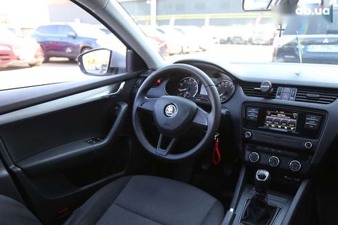Skoda Octavia 2017 - фото 12