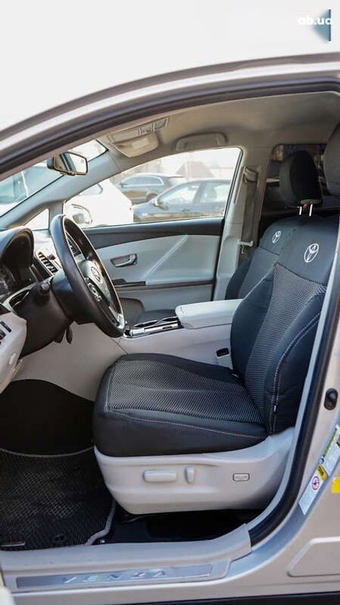Toyota Venza 2014 - фото 16