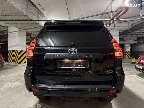 Toyota Land Cruiser Prado 2023 - фото 11