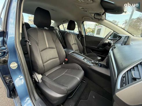 Mazda 3 2017 - фото 15