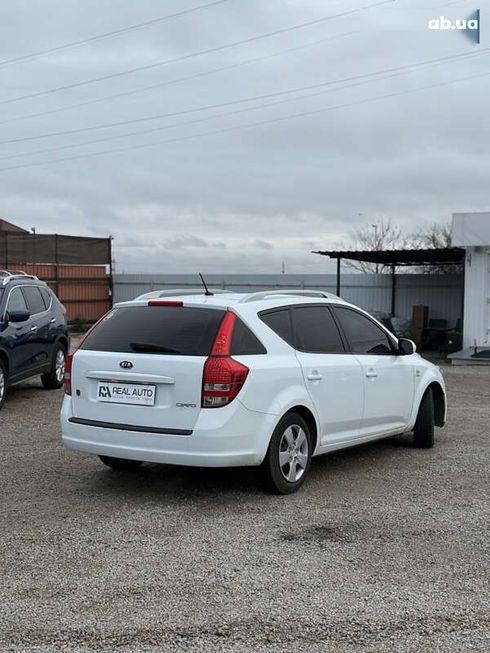 Kia Cee'd 2010 - фото 2