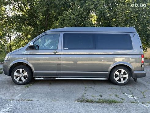 Volkswagen Multivan 2012 - фото 9