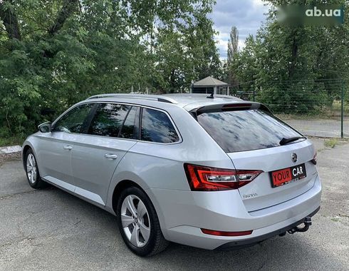 Skoda Superb 2016 - фото 17