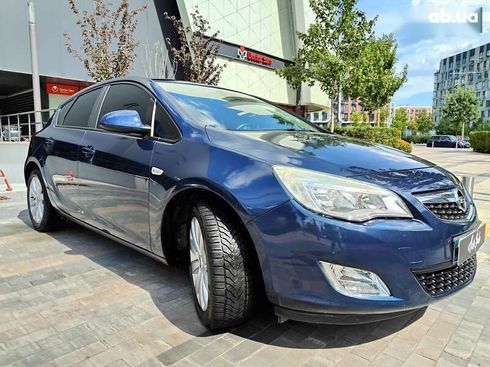 Opel Astra 2010 - фото 30