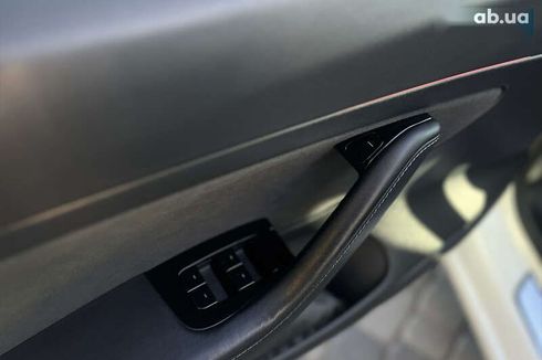 Tesla Model 3 2020 - фото 13